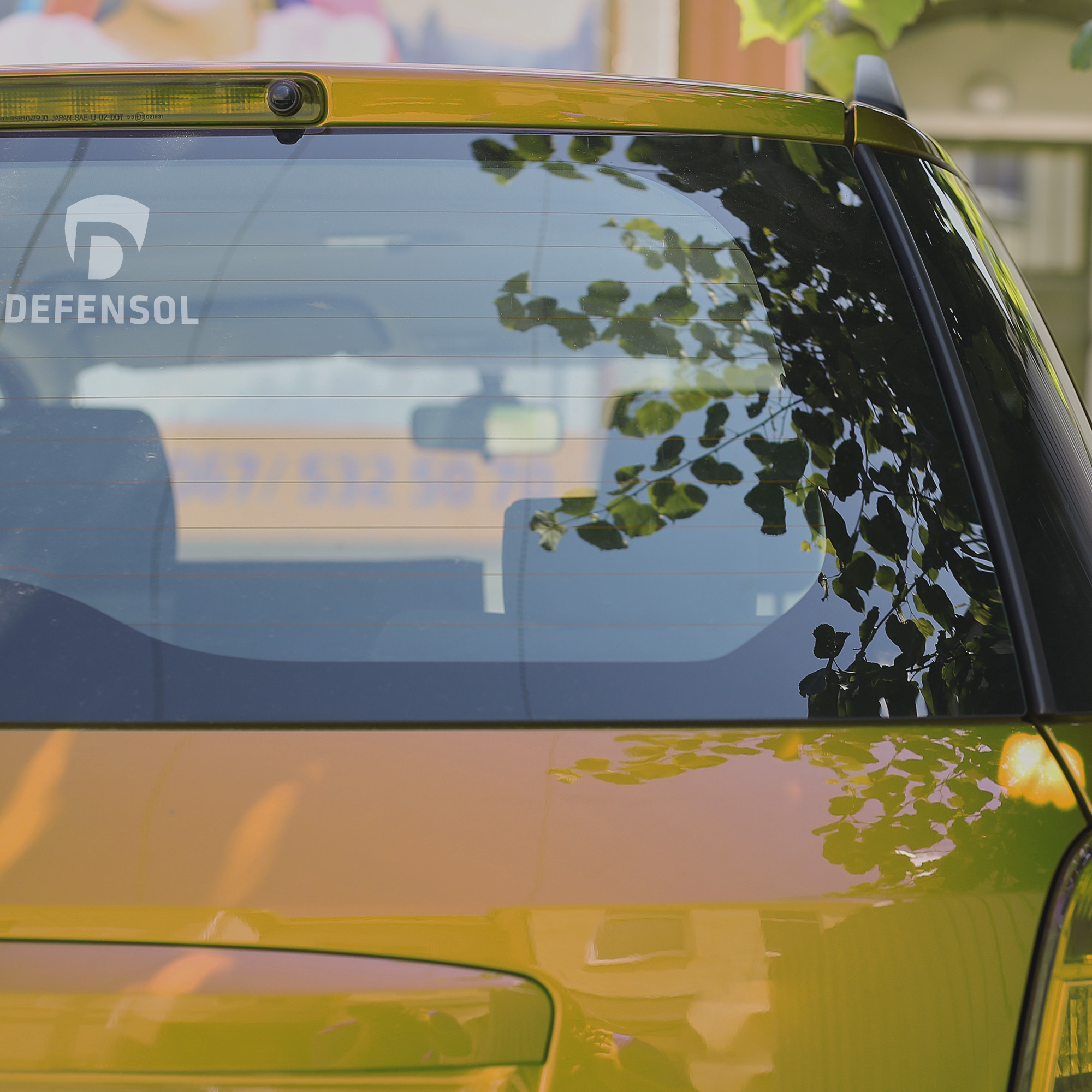 Defensol Logo Car Rear Screen 02
