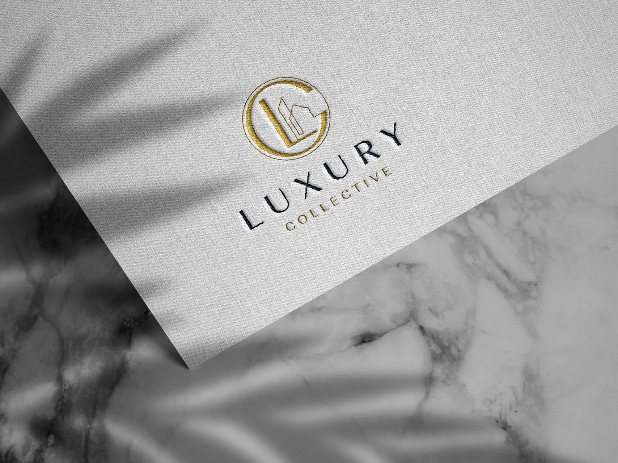 Luxury logo creative mock-up P4